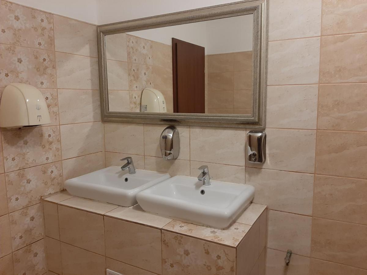 Hotel Condor Oravita Ngoại thất bức ảnh